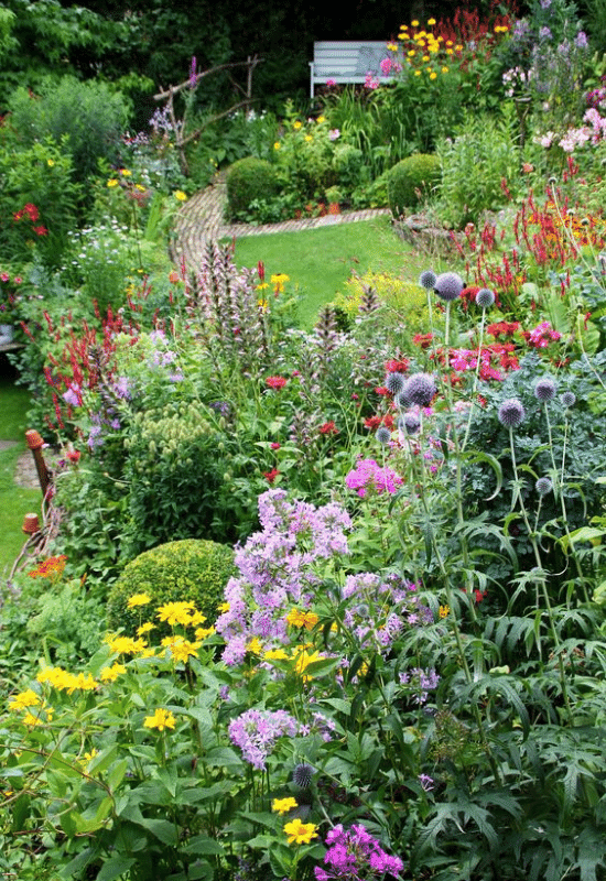 Design The Perfect Cottage Garden