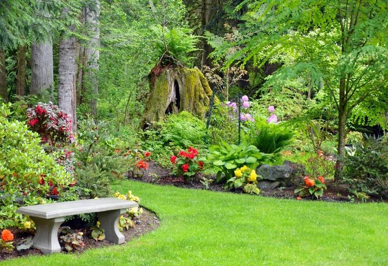 22 Simple Ideas to Make Your Small Garden Look Bigger 8