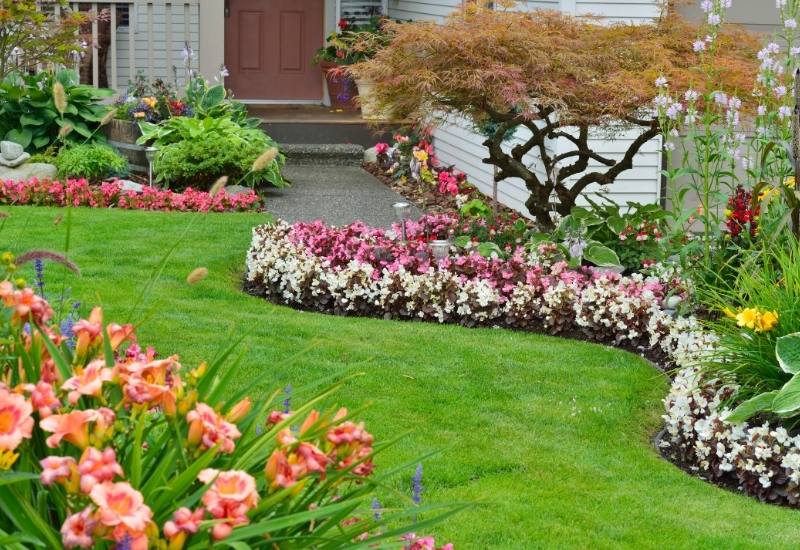 22 Simple Ideas to Make Your Small Garden Look Bigger 7