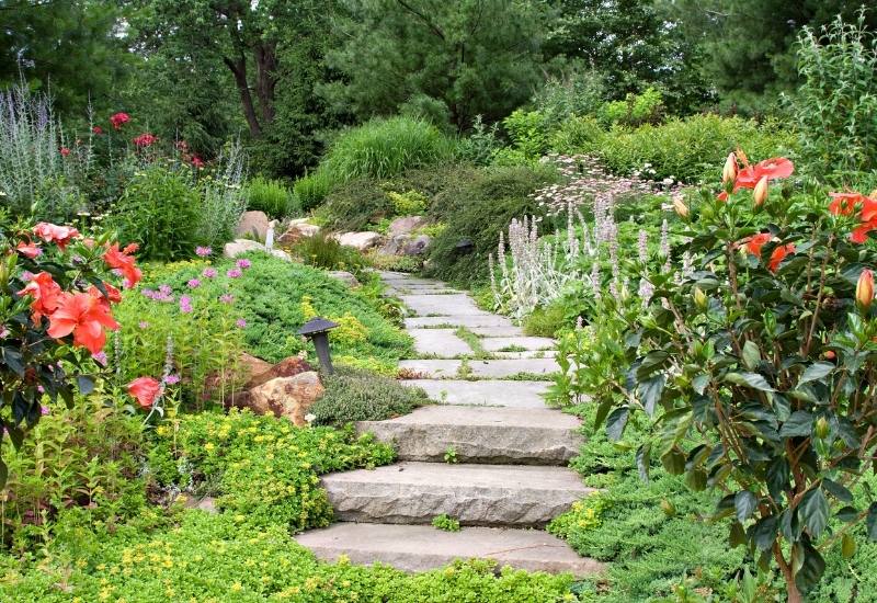 22 Simple Ideas to Make Your Small Garden Look Bigger 23
