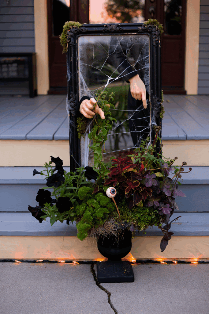 Get Inspired by the Weirdest, Wildest Halloween Planters on the Internet 6