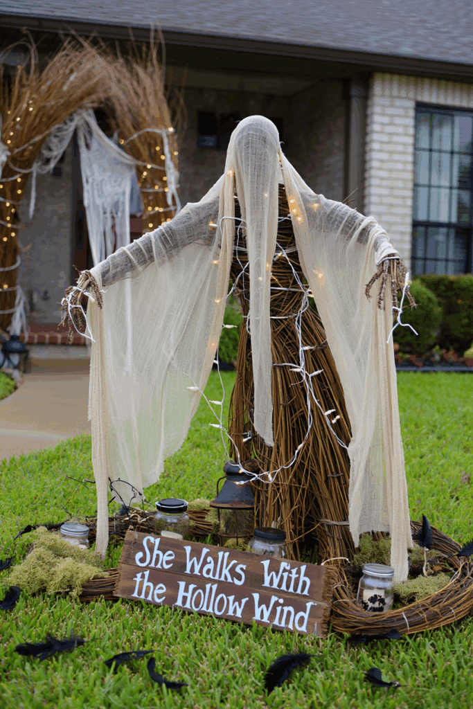 38 DIY Front Yard Halloween Decorations That Are Seriously Next-Level 16