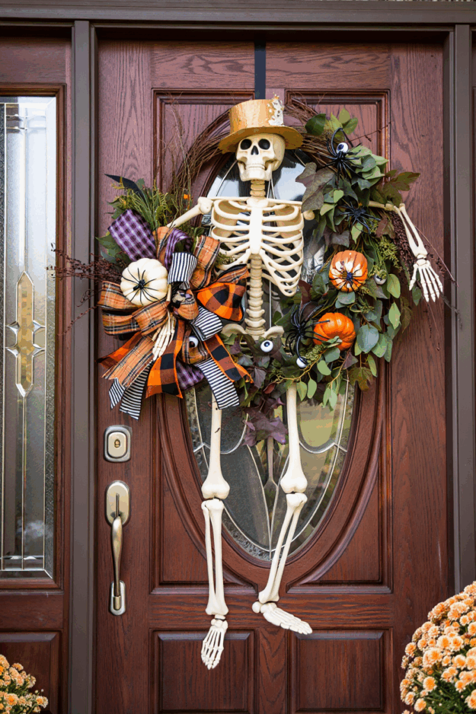 35 Spooktacular DIY Halloween Wreath Ideas That Skip the Copy-Paste Look 20