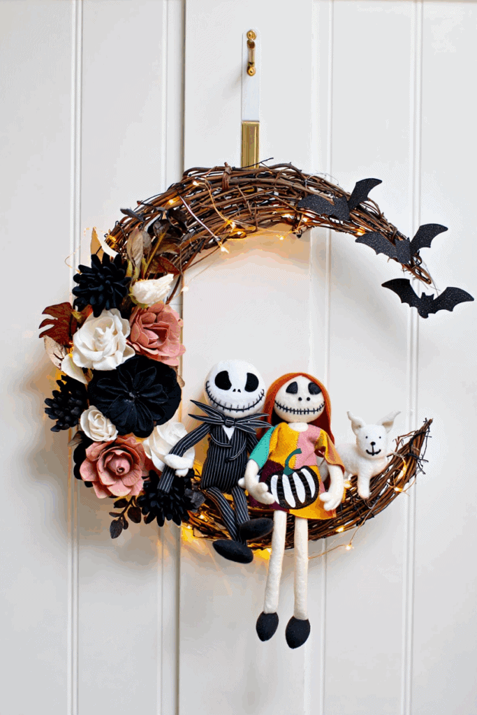 35 Spooktacular DIY Halloween Wreath Ideas That Skip the Copy-Paste Look 3